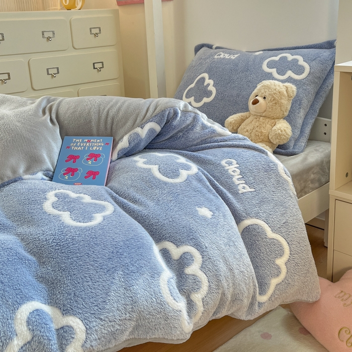 91家纺网 家纺一手货源 找家纺 川悦生活 2025新款立体雪花绒印花四件套学生床系列一场景一 奶味云朵