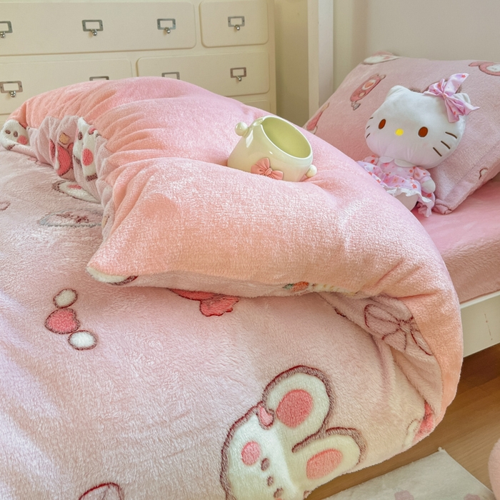 91家纺网 家纺一手货源 找家纺 川悦生活 2025新款立体雪花绒印花四件套学生床系列一场景一 蜜语奶兔