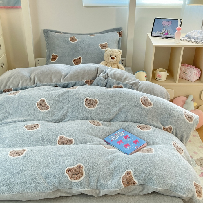 91家纺网 家纺一手货源 找家纺 川悦生活 2025新款立体雪花绒印花四件套学生床系列一场景一 波波熊