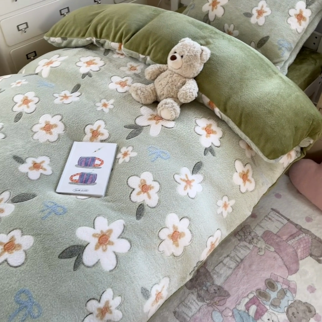 91家纺网 家纺一手货源 找家纺 川悦生活 2025新款立体雪花绒印花四件套学生床系列一场景一 奶芙小花