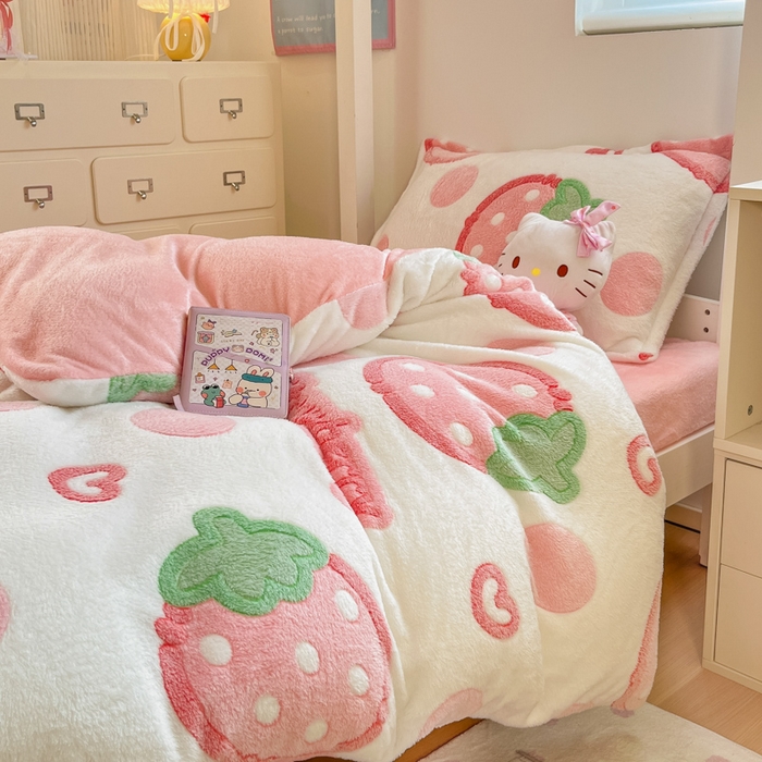 91家纺网 家纺一手货源 找家纺 川悦生活 2025新款立体雪花绒印花四件套学生床系列一场景一 啵啵草莓