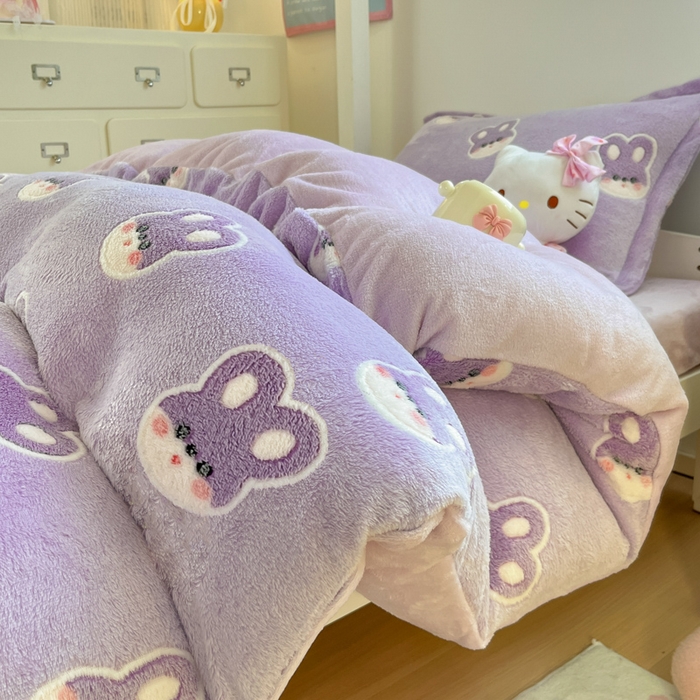 91家纺网 家纺一手货源 找家纺 川悦生活 2025新款立体雪花绒印花四件套学生床系列一场景一 妮娜兔