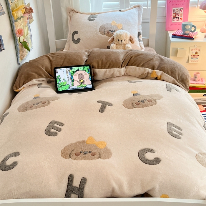 91家纺网 家纺一手货源 找家纺 川悦生活 2025新款立体雪花绒印花四件套学生床系列一场景一 可可小狗