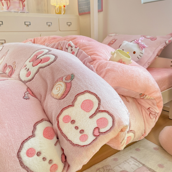 91家纺网 家纺一手货源 找家纺 川悦生活 2025新款立体雪花绒印花四件套学生床系列一场景一 蜜语奶兔