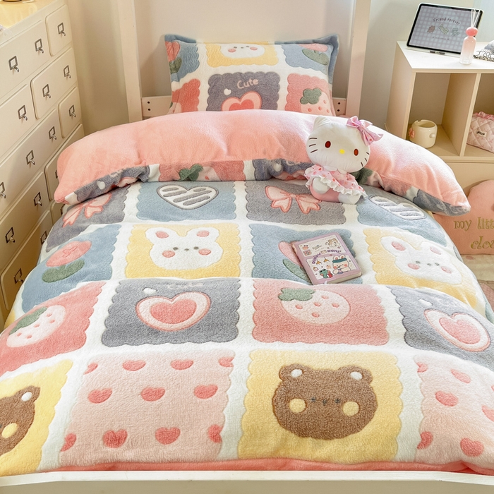 91家纺网 家纺一手货源 找家纺 川悦生活 2025新款立体雪花绒印花四件套学生床系列一场景一 甜蜜日常粉