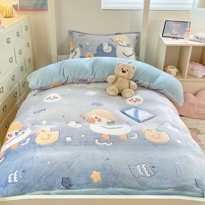 91家纺网 家纺一手货源 找家纺 川悦生活 2025新款立体雪花绒印花四件套学生床系列一场景一 哒哒鸭丫