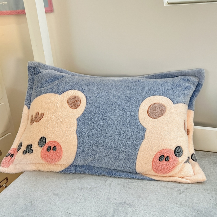 91家纺网 家纺一手货源 找家纺 川悦生活 2025新款立体雪花绒印花四件套学生床系列一场景一 熊小巴