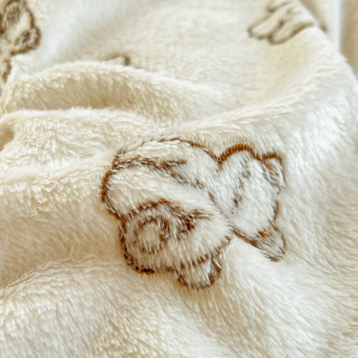 91家纺网 家纺一手货源 找家纺 川悦生活 2025新款立体雪花绒印花四件套学生床系列一场景一 奶咖小熊