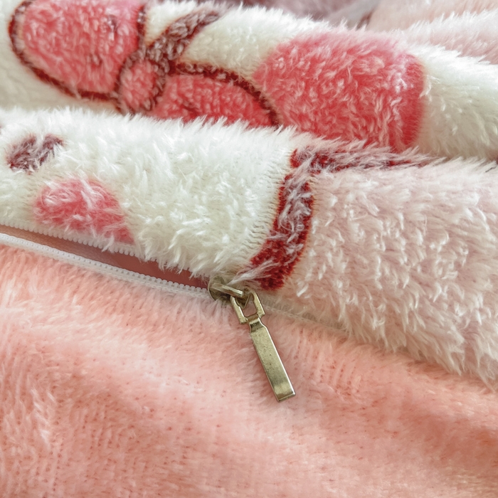 91家纺网 家纺一手货源 找家纺 川悦生活 2025新款立体雪花绒印花四件套学生床系列一场景一 蜜语奶兔