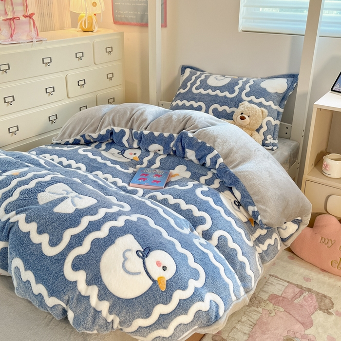 91家纺网 家纺一手货源 找家纺 川悦生活 2025新款立体雪花绒印花四件套学生床系列一场景一 快乐鸭鸭