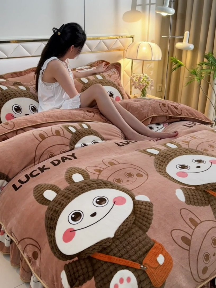 91家纺网 家纺一手货源 找家纺 馨梦缘 2025直播爆款8.5斤牛奶绒四件套加厚保暖床裙金貂绒 拉咕咕