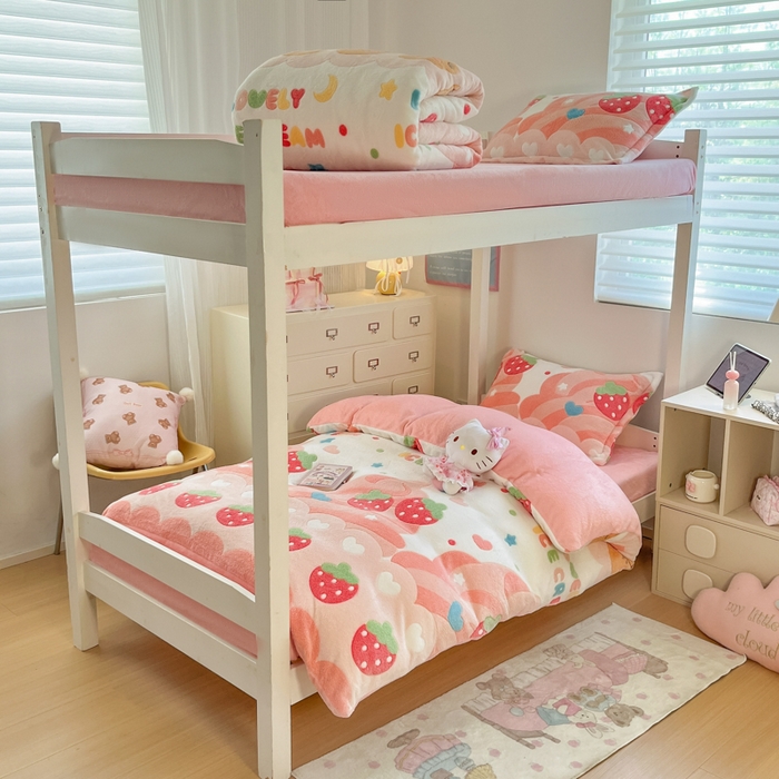 91家纺网 家纺一手货源 找家纺 川悦生活 2025新款立体雪花绒印花四件套学生床系列一场景一 冰激凌小熊