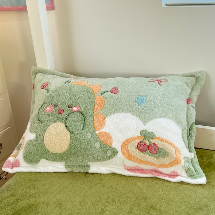 91家纺网 家纺一手货源 找家纺 川悦生活 2025新款立体雪花绒印花四件套学生床系列一场景一 甜系龙龙