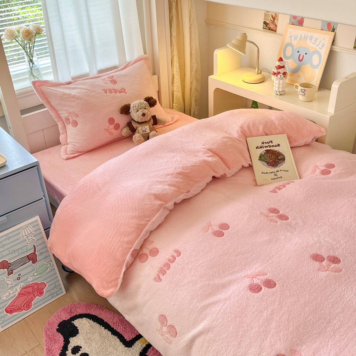 91家纺网 家纺一手货源 找家纺 （总）川悦生活 2025新款立体雪花绒印花四件套学生床系列一场景二