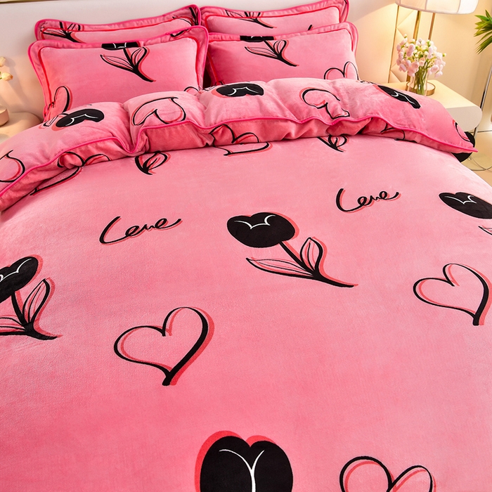 91家纺网 家纺一手货源 找家纺 馨梦缘 2025直播爆款8.5斤牛奶绒四件套加厚保暖床裙金貂绒 爱心暖暖