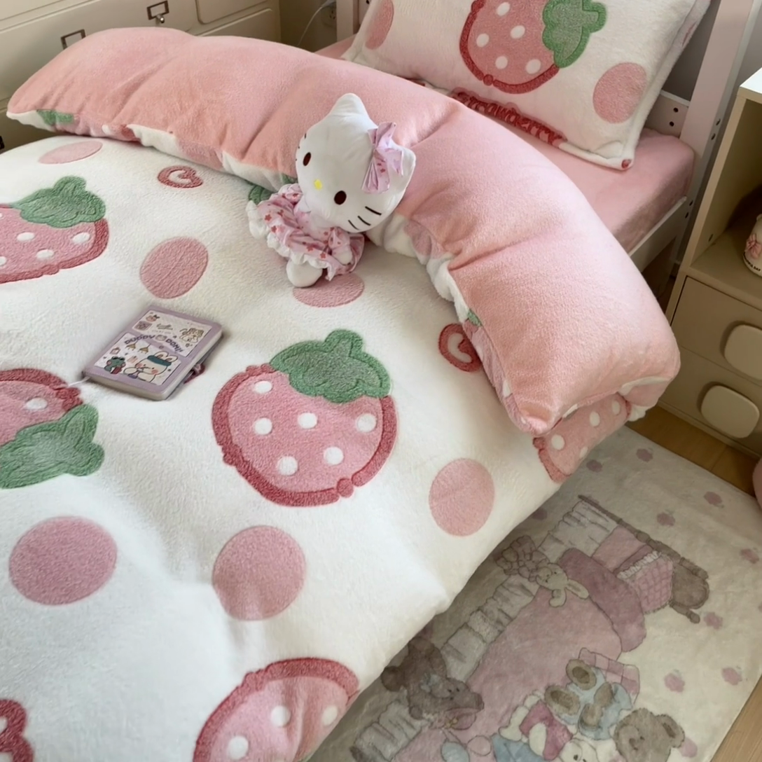 91家纺网 家纺一手货源 找家纺 川悦生活 2025新款立体雪花绒印花四件套学生床系列一场景一 啵啵草莓