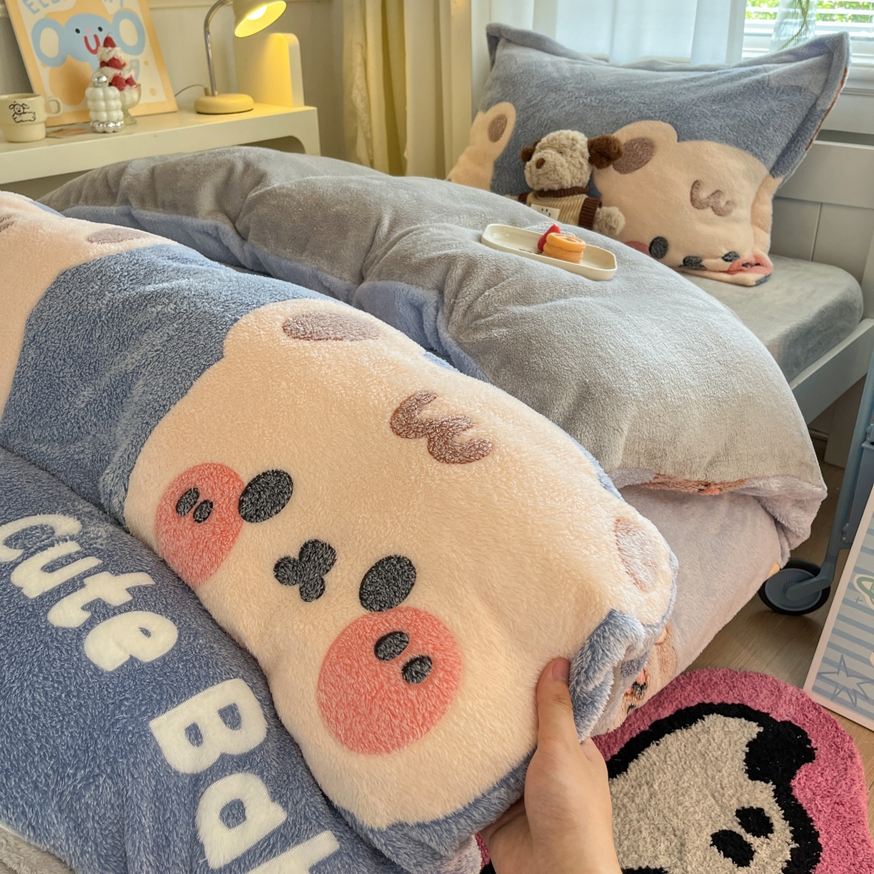 91家纺网 家纺一手货源 找家纺 川悦生活 2025新款立体雪花绒印花四件套学生床系列一场景二 熊小巴