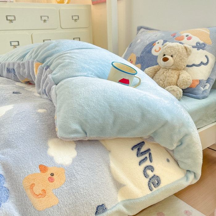 91家纺网 家纺一手货源 找家纺 川悦生活 2025新款立体雪花绒印花四件套学生床系列一场景一 哒哒鸭丫