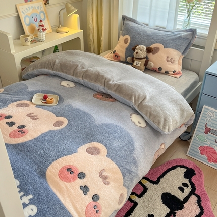 川悦生活 2025新款立体雪花绒印花四件套学生床系列一场景二 熊小巴