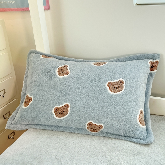 91家纺网 家纺一手货源 找家纺 川悦生活 2025新款立体雪花绒印花四件套学生床系列一场景一 波波熊