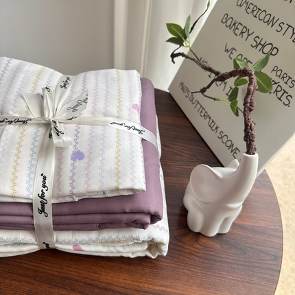 91家纺网 家纺一手货源 找家纺 爱思佳 2024新款A类母婴全棉双层纱印花四件套直播热卖系列-系列一 心意