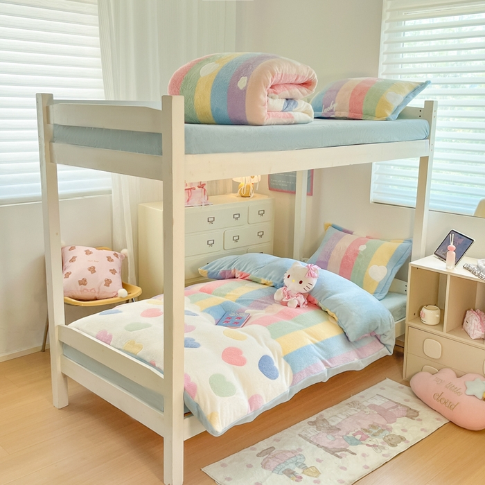 91家纺网 家纺一手货源 找家纺 川悦生活 2025新款立体雪花绒印花四件套学生床系列一场景一 彩虹爱心蓝