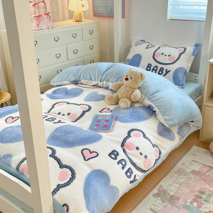 91家纺网 家纺一手货源 找家纺 川悦生活 2025新款立体雪花绒印花四件套学生床系列一场景一 可爱熊