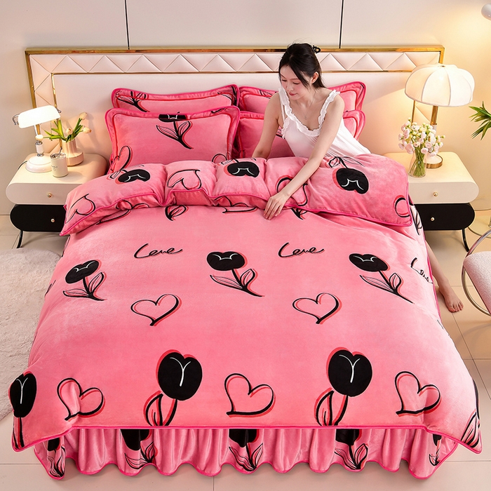 91家纺网 家纺一手货源 找家纺 馨梦缘 2025直播爆款8.5斤牛奶绒四件套加厚保暖床裙金貂绒 爱心暖暖