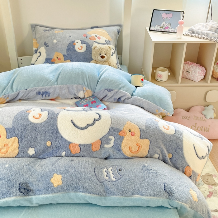 91家纺网 家纺一手货源 找家纺 川悦生活 2025新款立体雪花绒印花四件套学生床系列一场景一 哒哒鸭丫