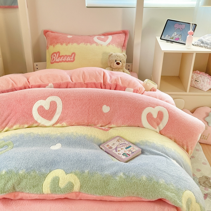 91家纺网 家纺一手货源 找家纺 川悦生活 2025新款立体雪花绒印花四件套学生床系列一场景一 彩虹爱语粉