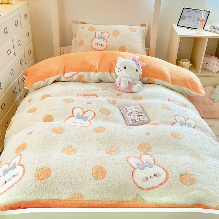 91家纺网 家纺一手货源 找家纺 川悦生活 2025新款立体雪花绒印花四件套学生床系列一场景一 橘兔