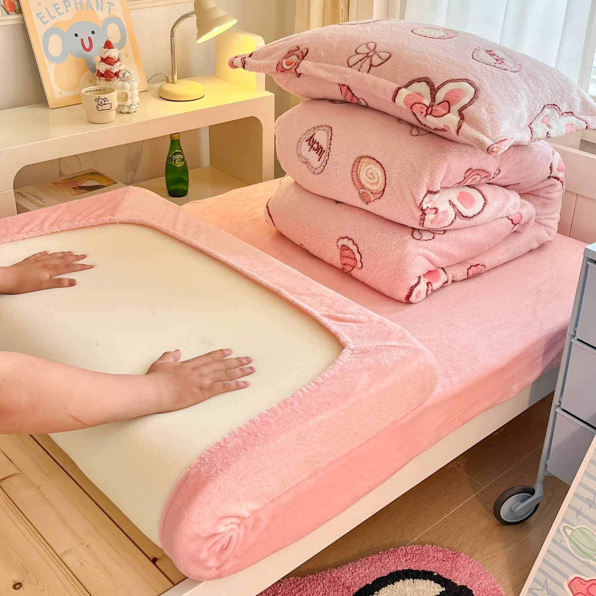 91家纺网 家纺一手货源 找家纺 （总）川悦生活 2025新款雪花绒宿舍床笠款三件套