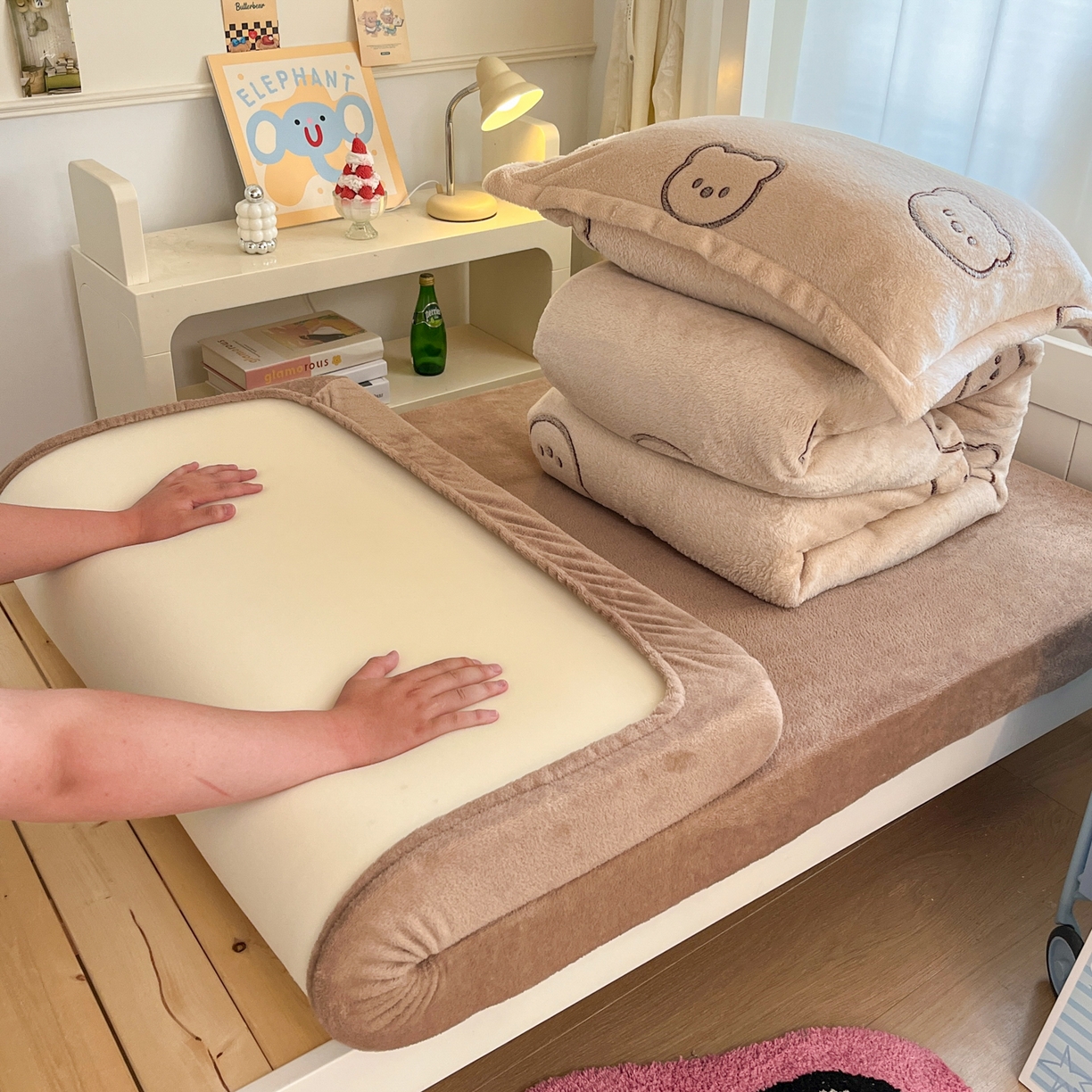 91家纺网 家纺一手货源 找家纺 （总）川悦生活 2025新款雪花绒宿舍床笠款三件套