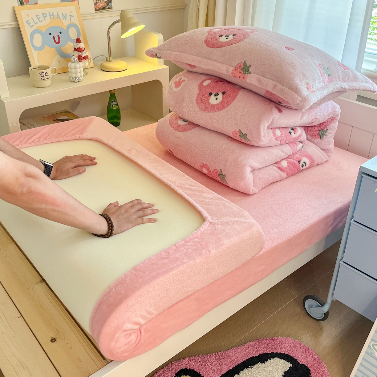 91家纺网 家纺一手货源 找家纺 （总）川悦生活 2025新款雪花绒宿舍床笠款三件套