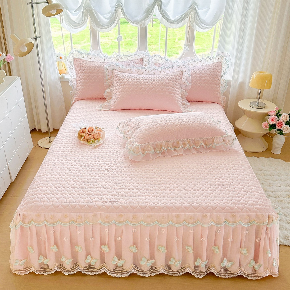 91家纺网 家纺一手货源 找家纺 罗艺轩 2025新款全棉纯棉斜纹工艺床裙四件套 蓝蝴蝶-粉色