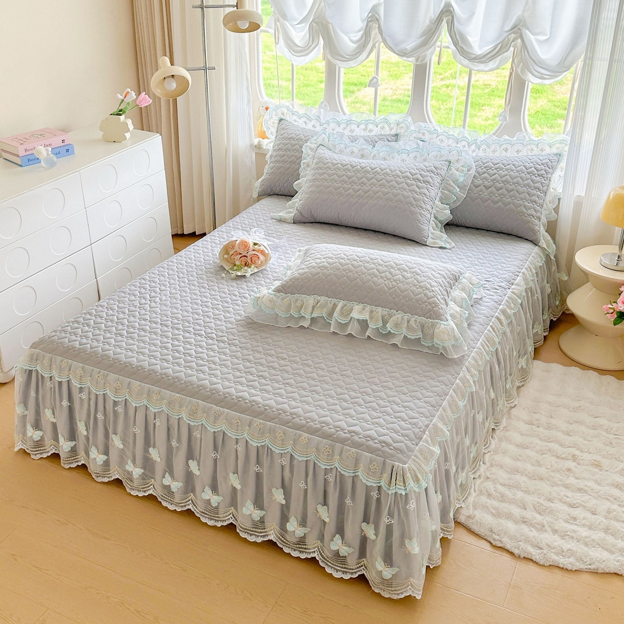 91家纺网 家纺一手货源 找家纺 罗艺轩 2025新款全棉纯棉斜纹工艺床裙四件套 蓝蝴蝶-灰色