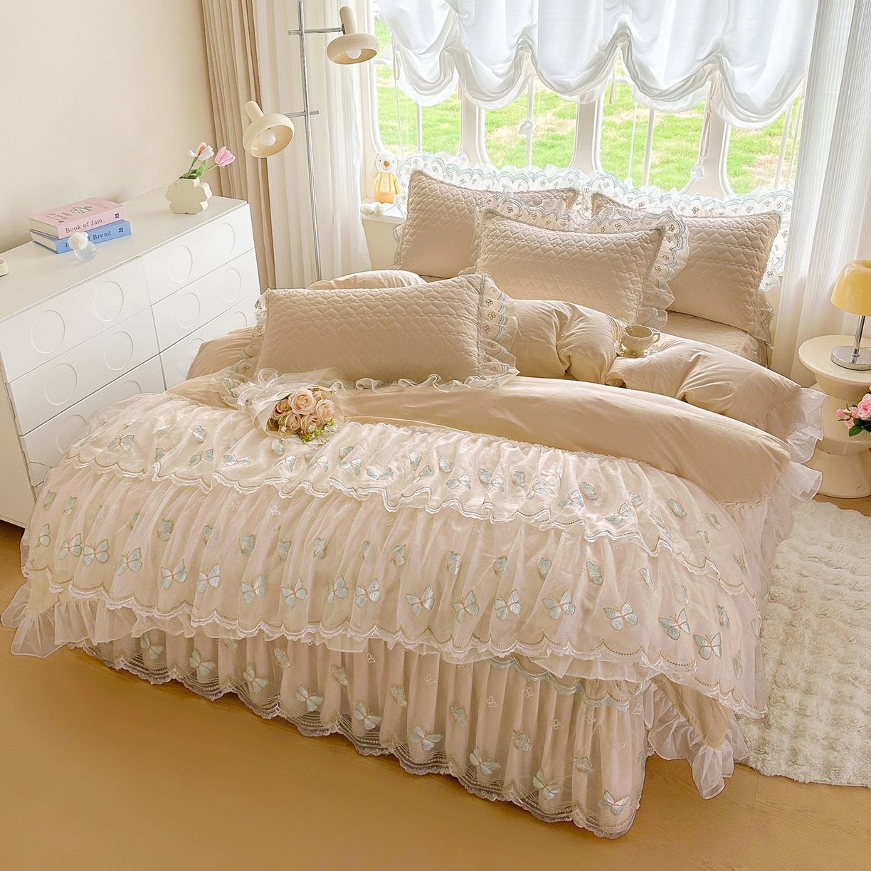 91家纺网 家纺一手货源 找家纺 罗艺轩 2025新款全棉纯棉斜纹工艺床裙四件套 蓝蝴蝶-咖色