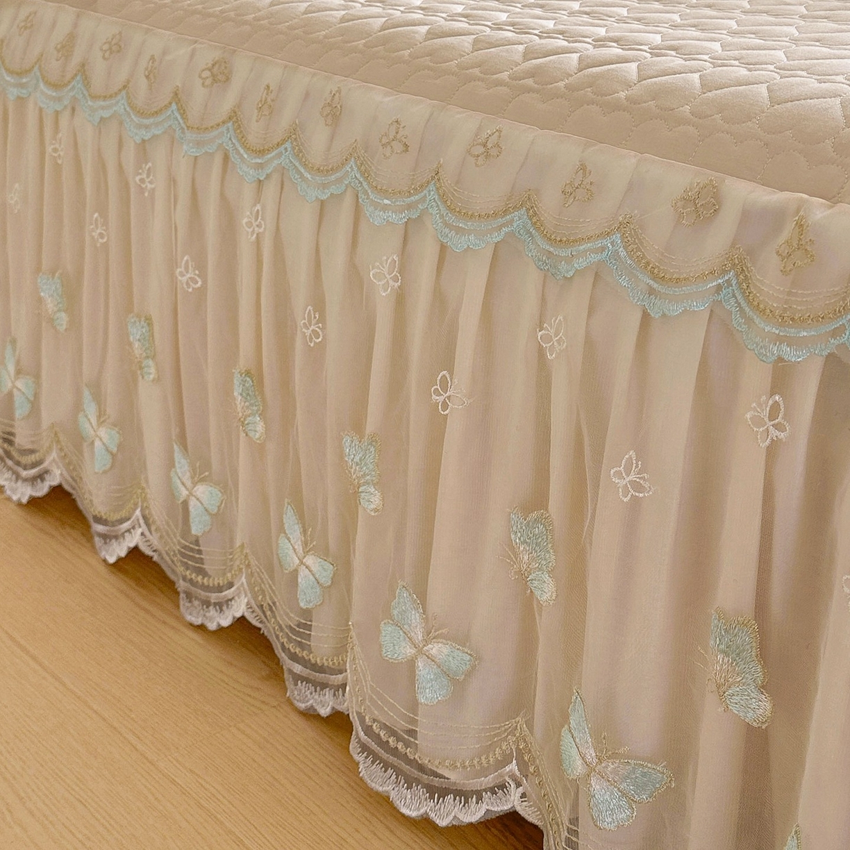 91家纺网 家纺一手货源 找家纺 罗艺轩 2025新款全棉纯棉斜纹工艺床裙四件套 蓝蝴蝶-咖色