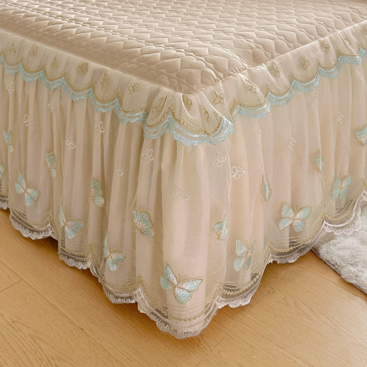 91家纺网 家纺一手货源 找家纺 罗艺轩 2025新款全棉纯棉斜纹工艺床裙四件套 蓝蝴蝶-咖色