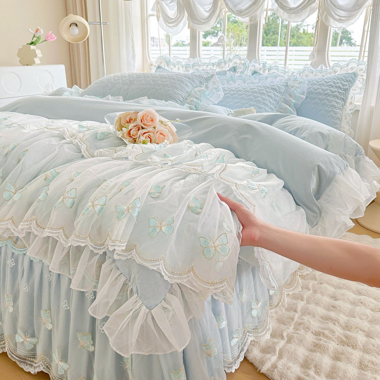 91家纺网 家纺一手货源 找家纺 罗艺轩 2025新款全棉纯棉斜纹工艺床裙四件套 蓝蝴蝶-蓝色