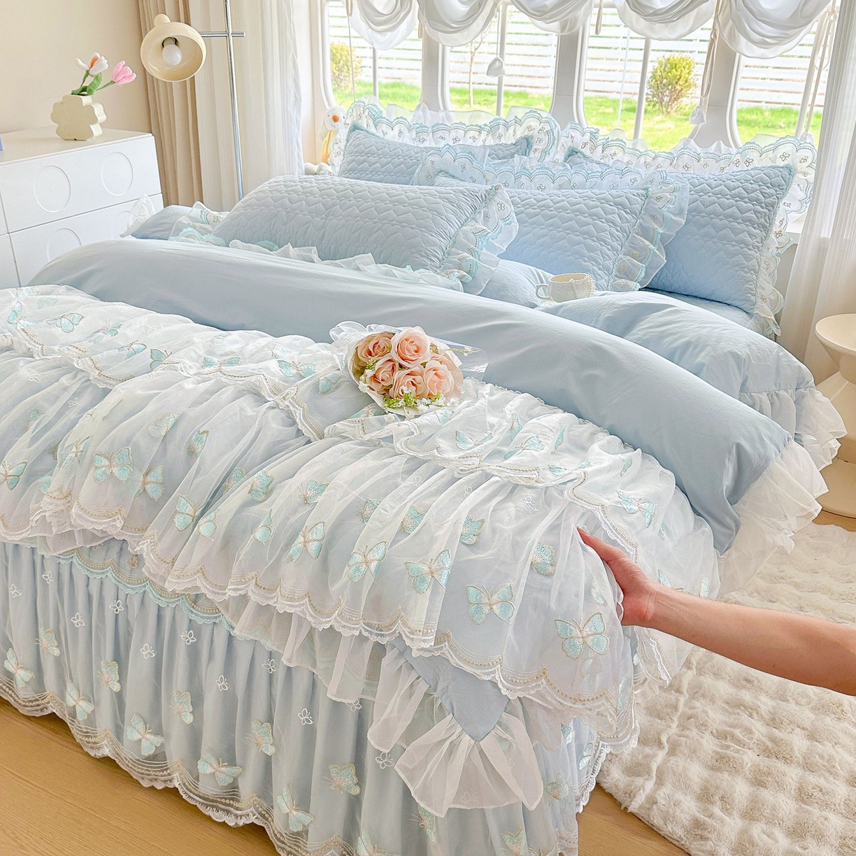 91家纺网 家纺一手货源 找家纺 罗艺轩 2025新款全棉纯棉斜纹工艺床裙四件套 蓝蝴蝶-蓝色