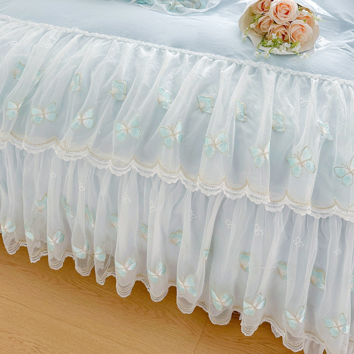 91家纺网 家纺一手货源 找家纺 罗艺轩 2025新款全棉纯棉斜纹工艺床裙四件套 蓝蝴蝶-蓝色