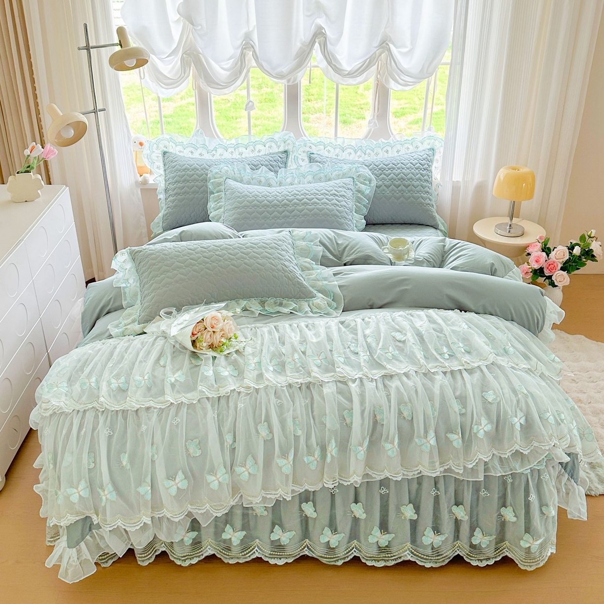 91家纺网 家纺一手货源 找家纺 罗艺轩 2025新款全棉纯棉斜纹工艺床裙四件套 蓝蝴蝶-绿色