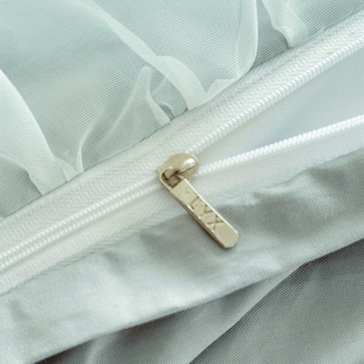 91家纺网 家纺一手货源 找家纺 罗艺轩 2025新款全棉纯棉斜纹工艺床裙四件套 蓝蝴蝶-绿色