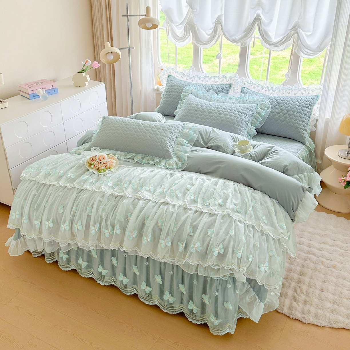 91家纺网 家纺一手货源 找家纺 罗艺轩 2025新款全棉纯棉斜纹工艺床裙四件套 蓝蝴蝶-绿色