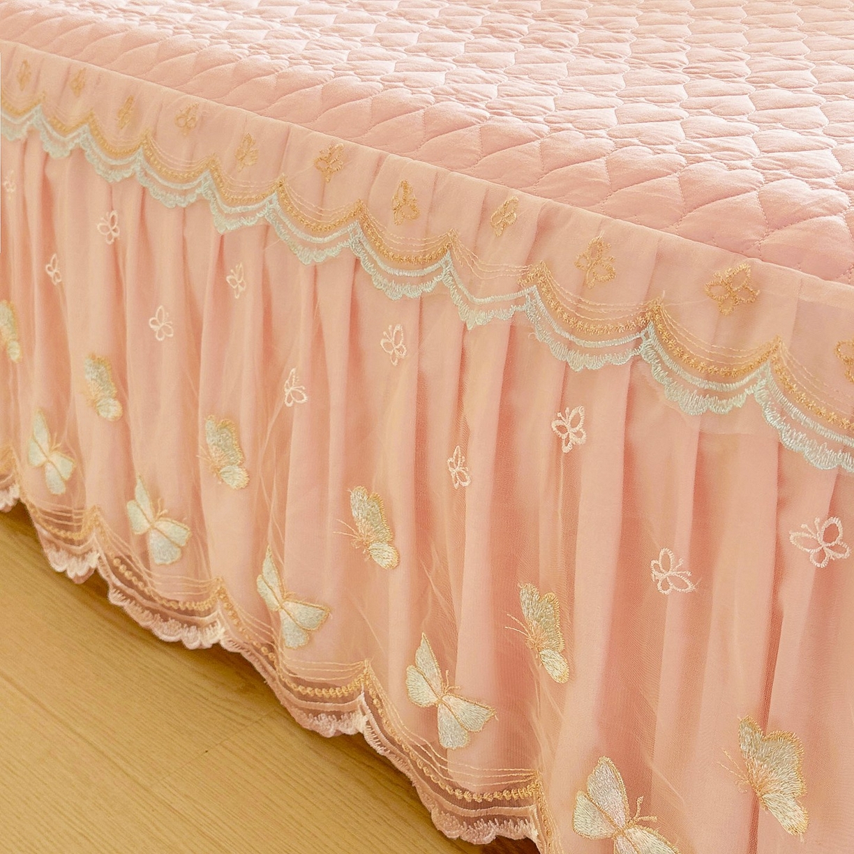 91家纺网 家纺一手货源 找家纺 罗艺轩 2025新款全棉纯棉斜纹工艺床裙四件套 蓝蝴蝶-玉色