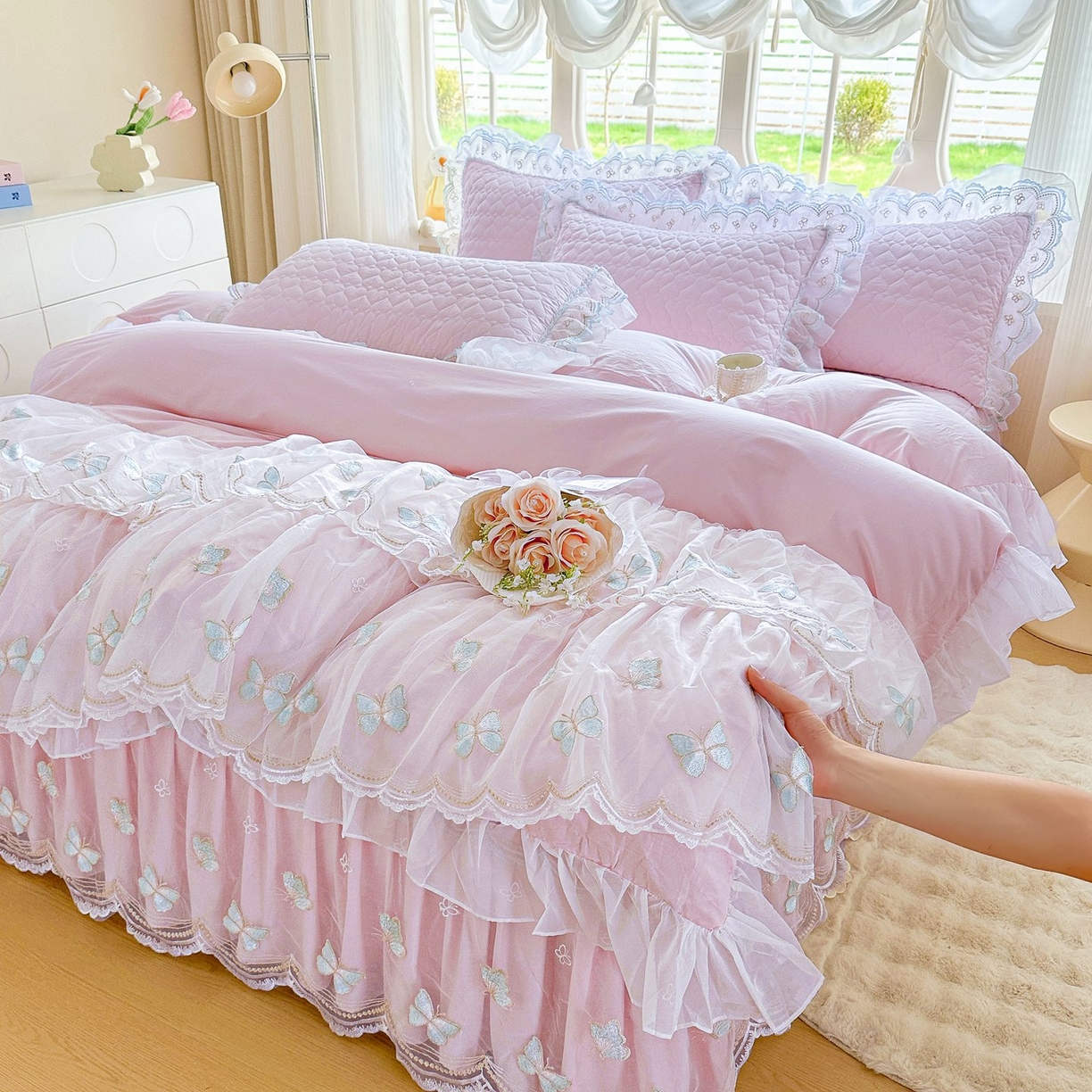 91家纺网 家纺一手货源 找家纺 罗艺轩 2025新款全棉纯棉斜纹工艺床裙四件套 蓝蝴蝶-紫色