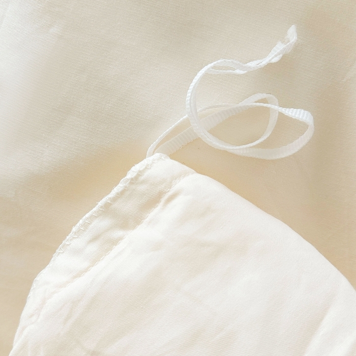 91家纺网 家纺一手货源 找家纺 罗艺轩 2025新款全棉纯棉斜纹花边单床裙床裙单件单品床裙 蓝蝴蝶-白色