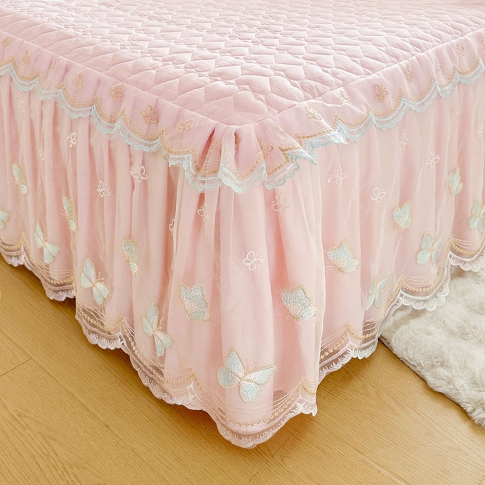 91家纺网 家纺一手货源 找家纺 罗艺轩 2025新款全棉纯棉斜纹花边单床裙床裙单件单品床裙 蓝蝴蝶-粉色