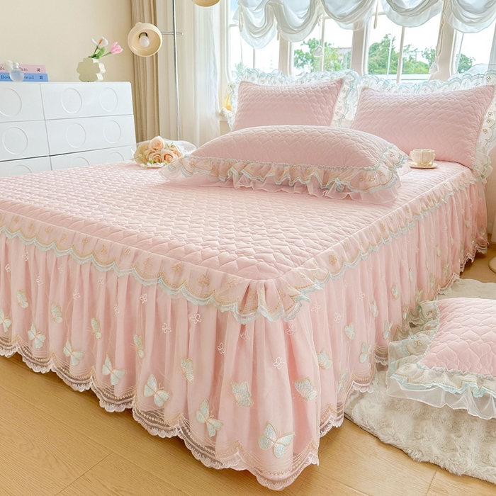 91家纺网 家纺一手货源 找家纺 罗艺轩 2025新款全棉纯棉斜纹花边单床裙床裙单件单品床裙 蓝蝴蝶-粉色